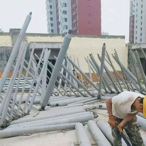 京博青年苑六期运动中心网架屋面施工